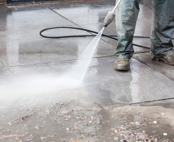 High pressure cleaning service for concrete floors, concrete driveways, concrete patio